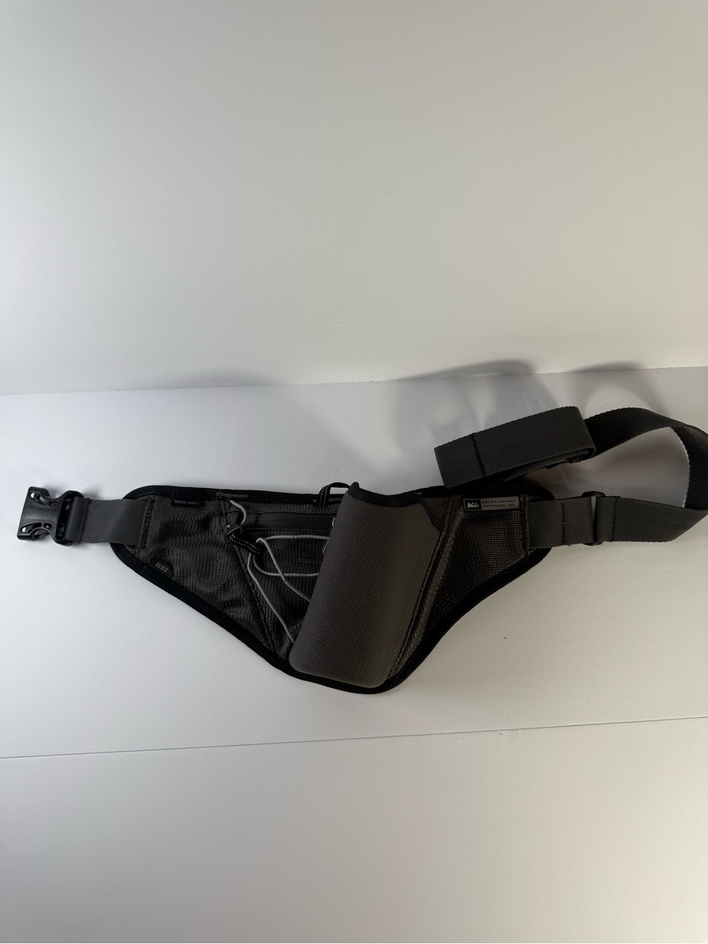 REI quick Shot Waist Pack Fanny Bag Adjustable Water bottle Holder
